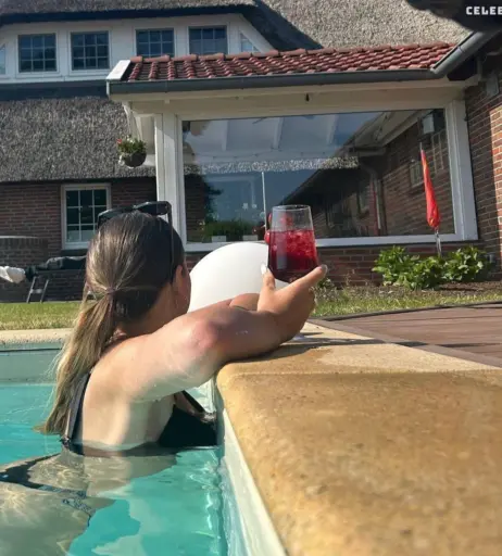 Image 582828 from Wieke