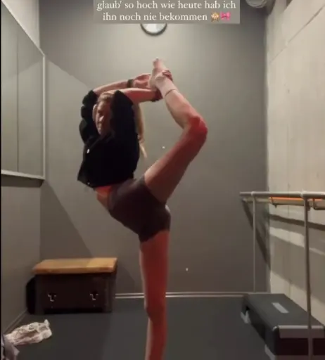 Image 581854 from Lea Peach