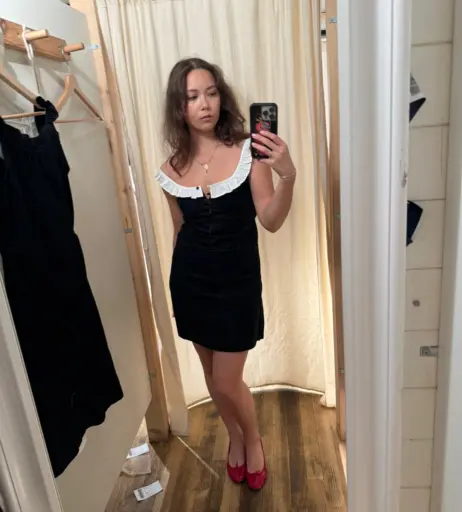 Image 5555114 from Laufey lin