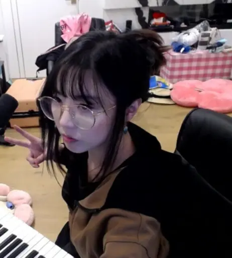 Image 5532479 from LilyPichu