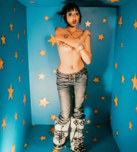 Image 5523103 from beabadoobee radvxz