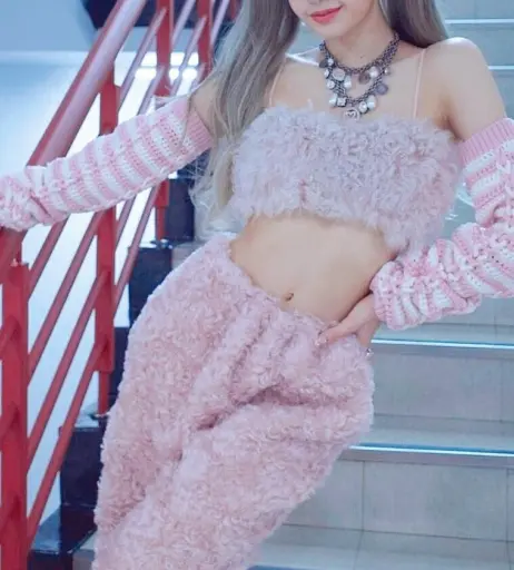 Image 5505575 from Lisa | BLΛƆKPIИK (Blackpink)