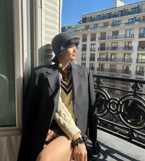 Image 5505715 from Lisa | BLΛƆKPIИK (Blackpink)