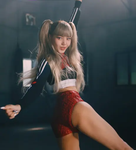 Image 5505363 from Lisa | BLΛƆKPIИK (Blackpink)