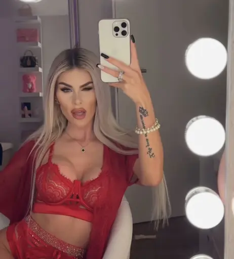 Image 567385 from Princess Léonie Alwine