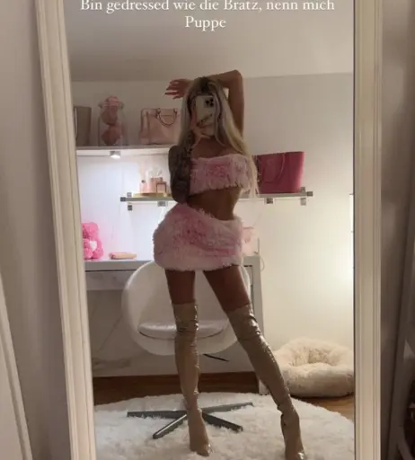 Image 565914 from Princess Léonie Alwine