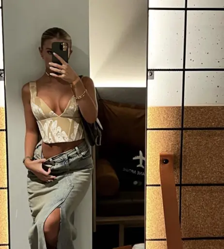 Image 560360 from Alexa Breit