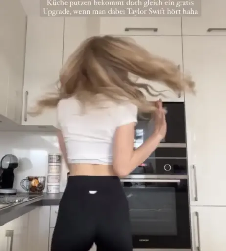 Image 579535 from Lea Peach