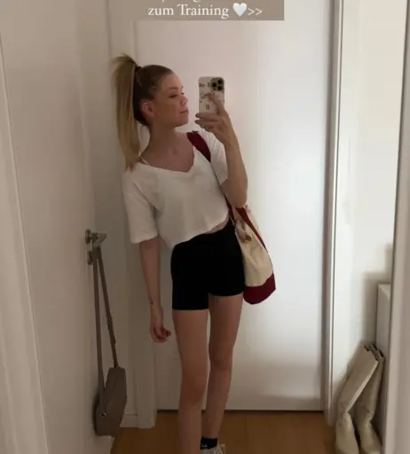 Image 578131 from Lea Peach