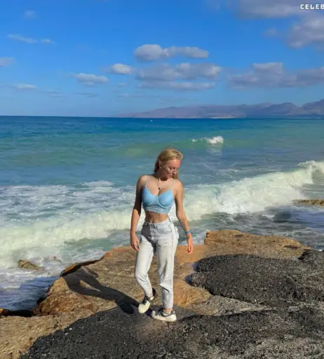 Image 574788 from Blonde Vivi