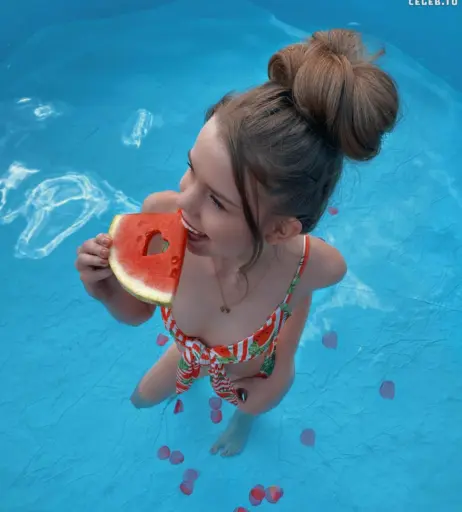 Image 571356 from Lea Peach