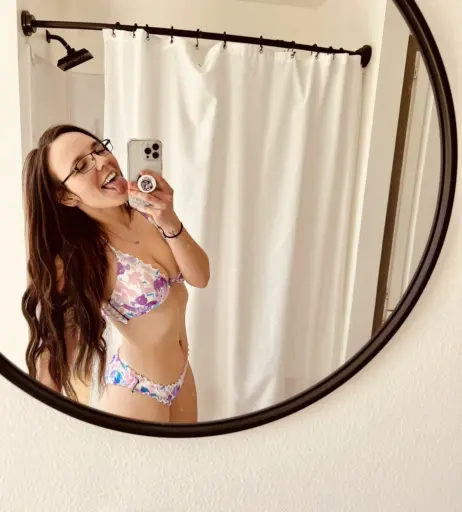 Image 5034254 from glassescutie24