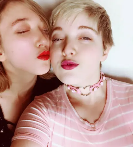 Image 5017592 from Carmex