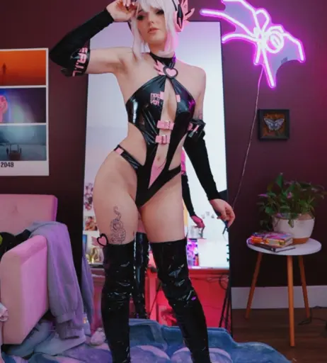 Image 4109899 from Lana Bee (@lanabeexo)