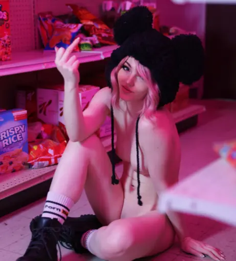 Image 4109472 from Lana Bee (@lanabeexo)