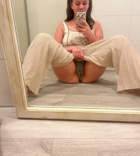 Image 425130 from Lucy