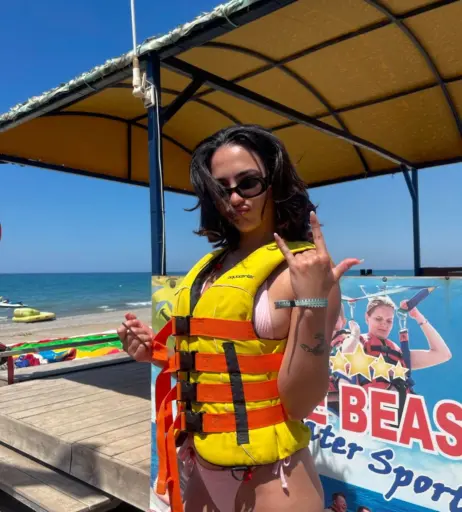 Image 4250573 from Miaxmon