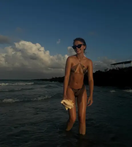 Image 4242312 from Dasha Komarova / Darya Komarova / Odarka Komarova