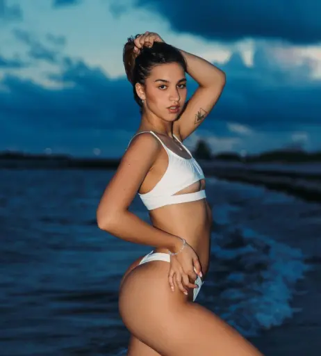 Image 4239466 from Mikaela Lafuente / Mika Lafuente