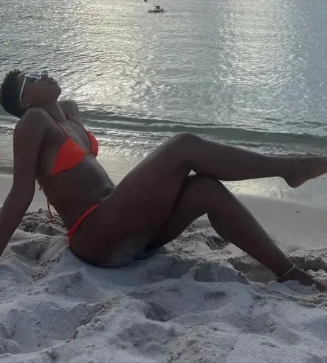 Image 4395565 from Sports tv hosts/reporters