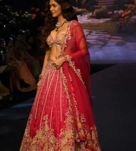 Image 4396397 from Mrunal Thakur