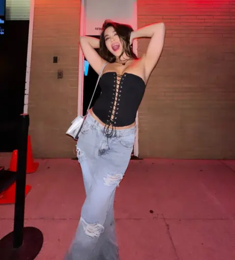 Image 4393875 from Stella Hudgens (Vanessa's Sister)