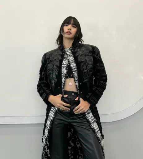 Image 4398904 from Lisa | BLΛƆKPIИK (Blackpink)