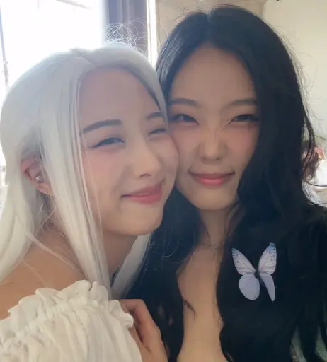 Image 4386001 from Starsmitten / Celine