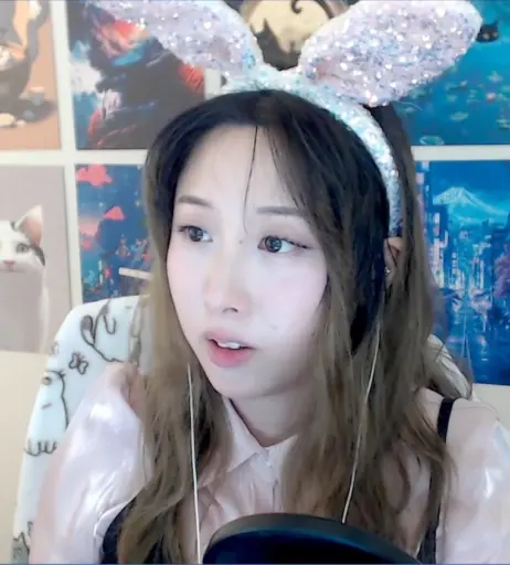 Image 4387213 from Starsmitten / Celine