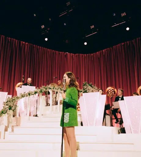 Image 4380709 from Laufey lin