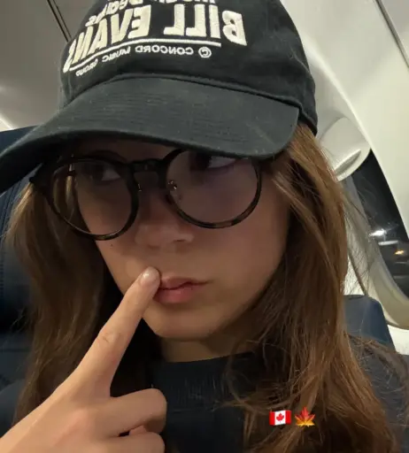 Image 4380148 from Laufey lin