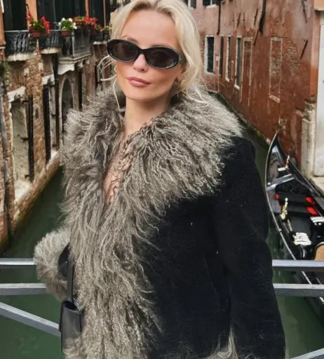 Image 4380065 from Amelia Eve Gibson | Millie Gibson