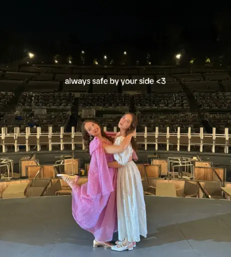 Image 4380212 from Laufey lin