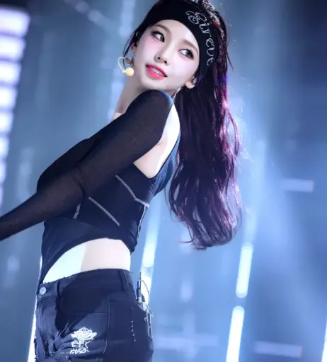 Image 4388842 from Karina (æspa / aespa)