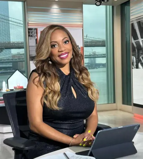 Image 4377470 from Sports tv hosts/reporters