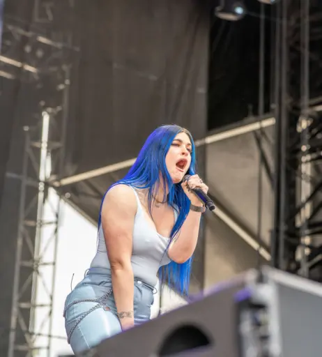 Image 4371433 from Women of Metal