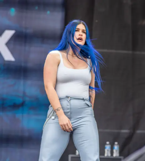 Image 4371286 from Women of Metal