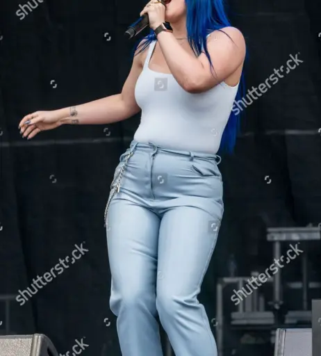 Image 4372176 from Women of Metal