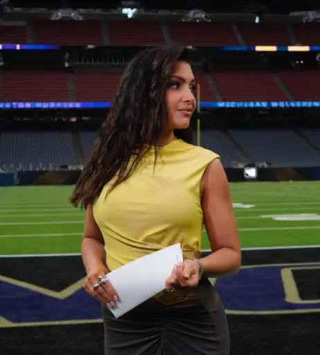 Image 4370371 from Sports tv hosts/reporters