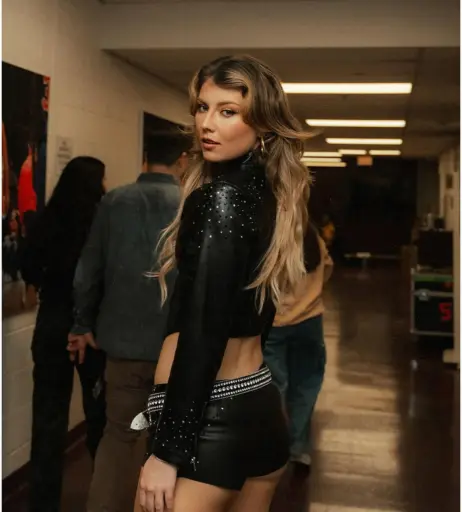 Image 4365072 from Dasha Novotny