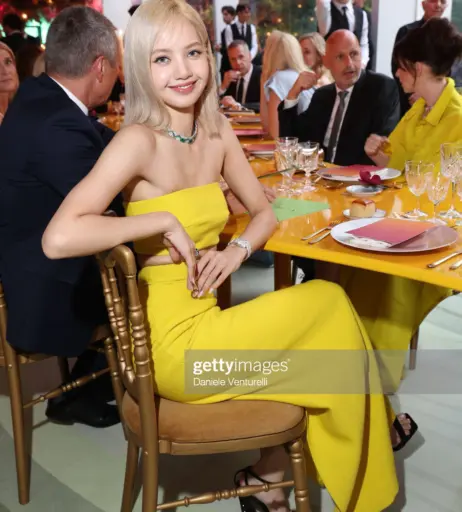 Image 4366655 from Lisa | BLΛƆKPIИK (Blackpink)