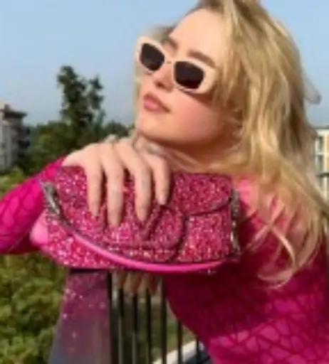 Image 4368815 from Kathryn Newton