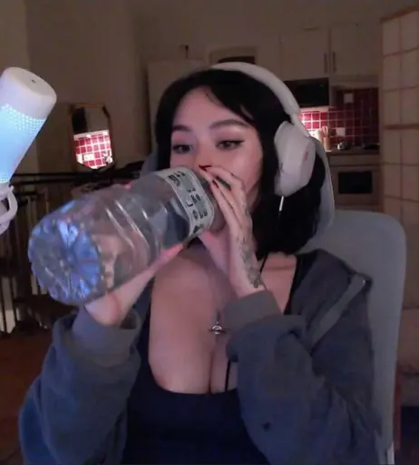 Image 4352397 from JadeyAnh | vylerria