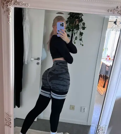 Image 4359245 from Swedish Linnea