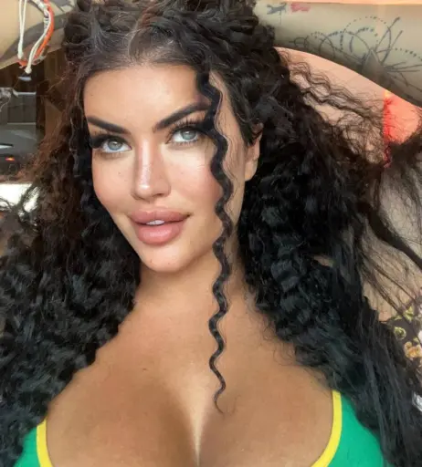 Image 4886508 from Toochi Kash / Italia Kash