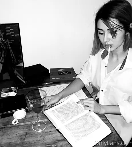 Image 488408 from Lisa Licentia