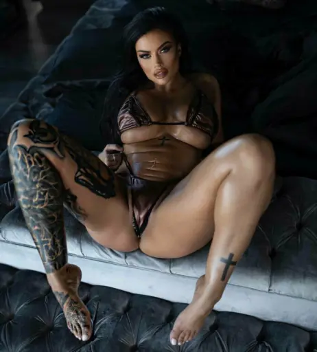 Image 4881330 from Toochi Kash / Italia Kash