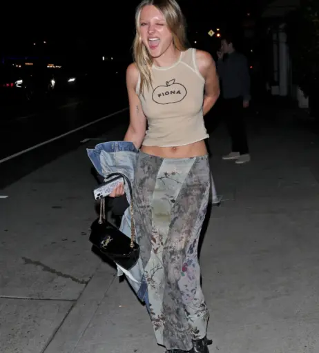 Image 4846596 from Charlotte Lawrence