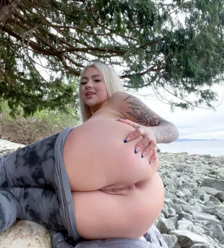 Image 483410 from Tinyelena