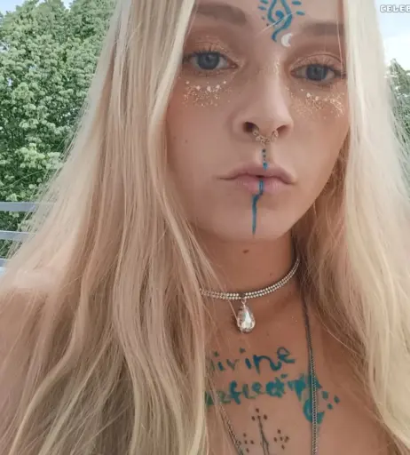 Image 481588 from blondeluna